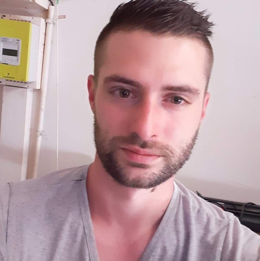 Niko - Rencontre gay à Sonvilier Profil de Niko, 31 ans, Rencontre gay à Sonvilier (Berne)