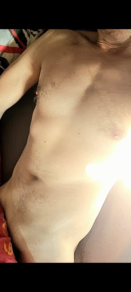 Ugo - Rencontre gay à Gümmenen Profil de Ugo, 35 ans, Rencontre gay à Gümmenen (Berne)