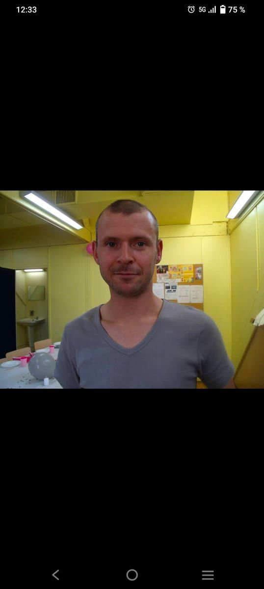 Lukaz - Rencontre gay à Münchringen Profil de Lukaz, 37 ans, Rencontre gay à Münchringen (Berne)