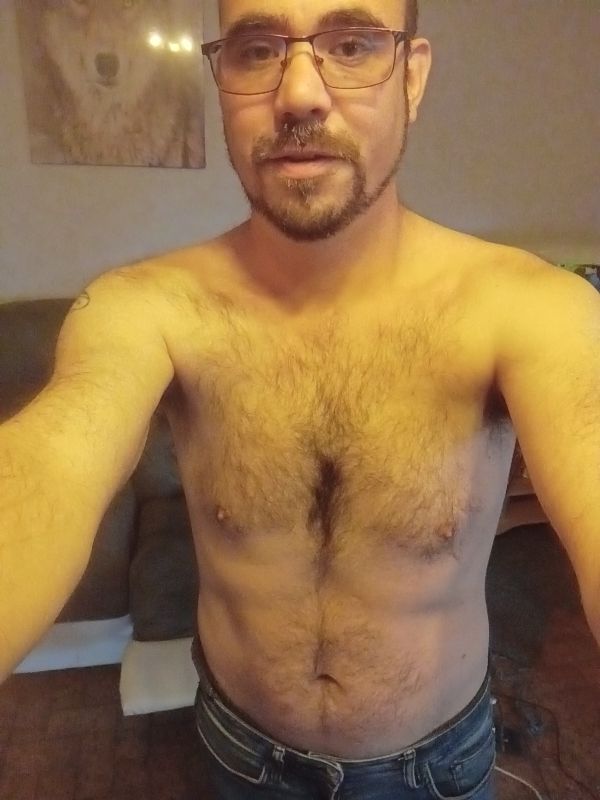 Alenzo - Rencontre gay à Corgémont Profil de Alenzo, 29 ans, Rencontre gay à Corgémont (Berne)