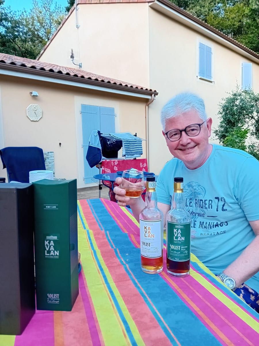 Maka - Rencontre gay à Bäriswil BE Profil de Maka, 24 ans, Rencontre gay à Bäriswil BE (Berne)