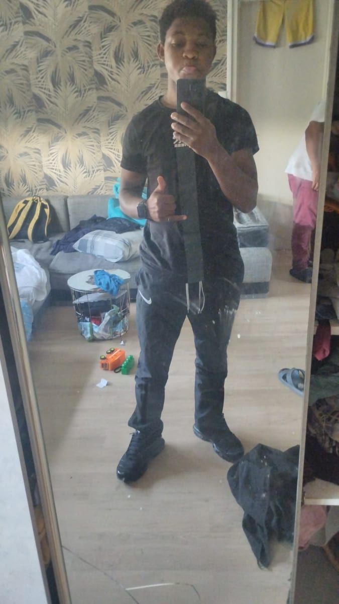 Naoufal - Rencontre gay à Gessenay Profil de Naoufal, 28 ans, Rencontre gay à Gessenay (Berne)