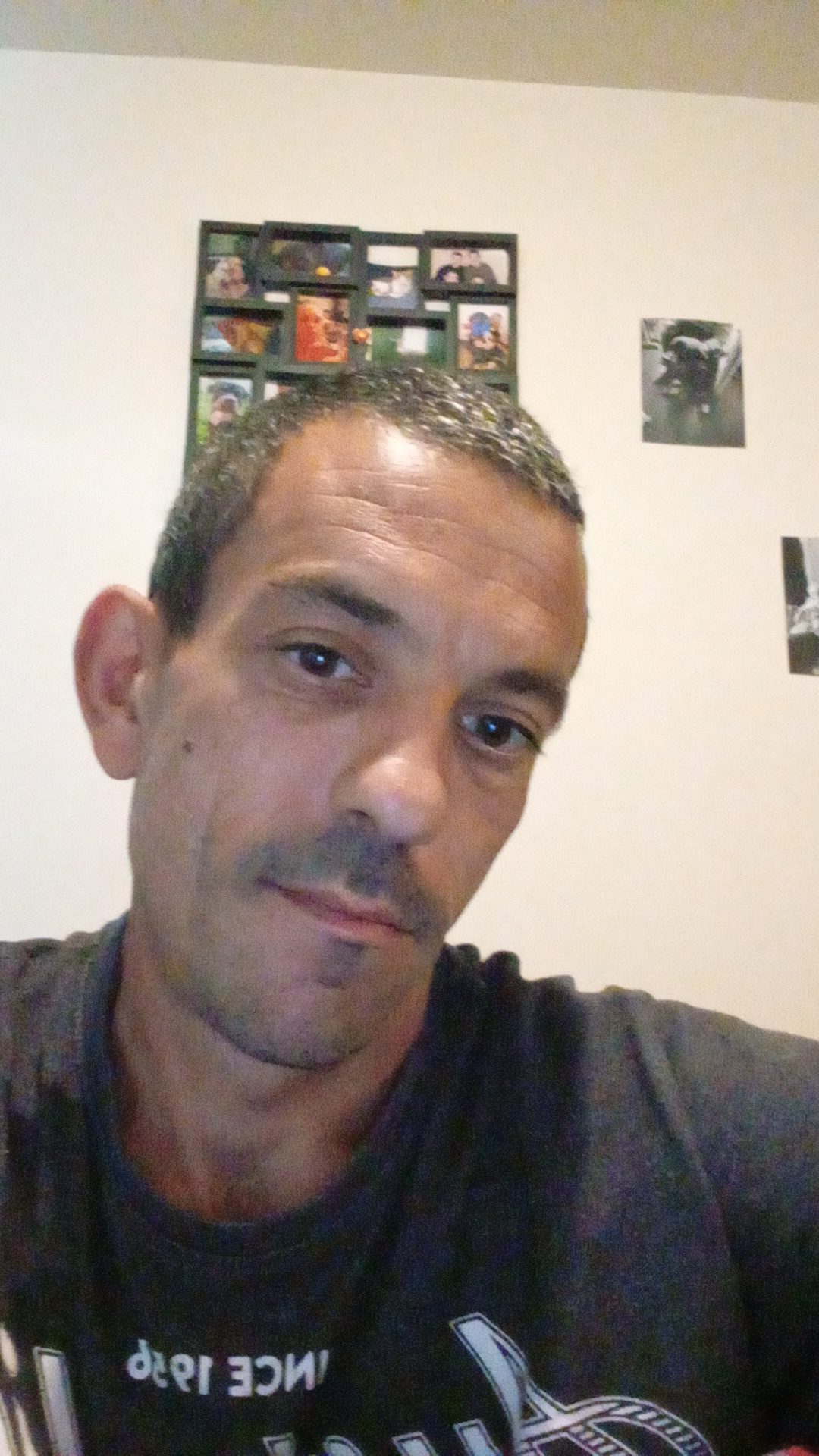 Keith - Rencontre gay à Wolfisberg Profil de Keith, 33 ans, Rencontre gay à Wolfisberg (Berne)