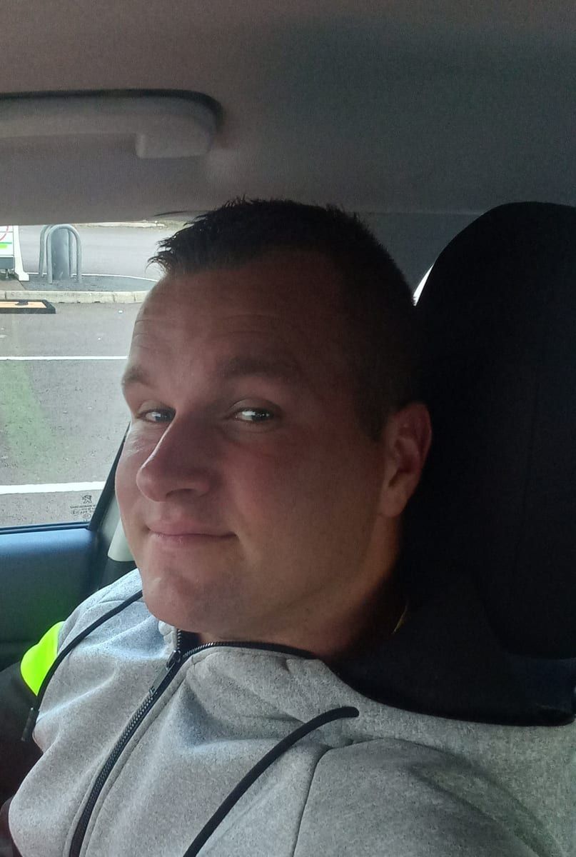 Americo - Rencontre gay à Leuzigen Profil de Americo, 34 ans, Rencontre gay à Leuzigen (Berne)