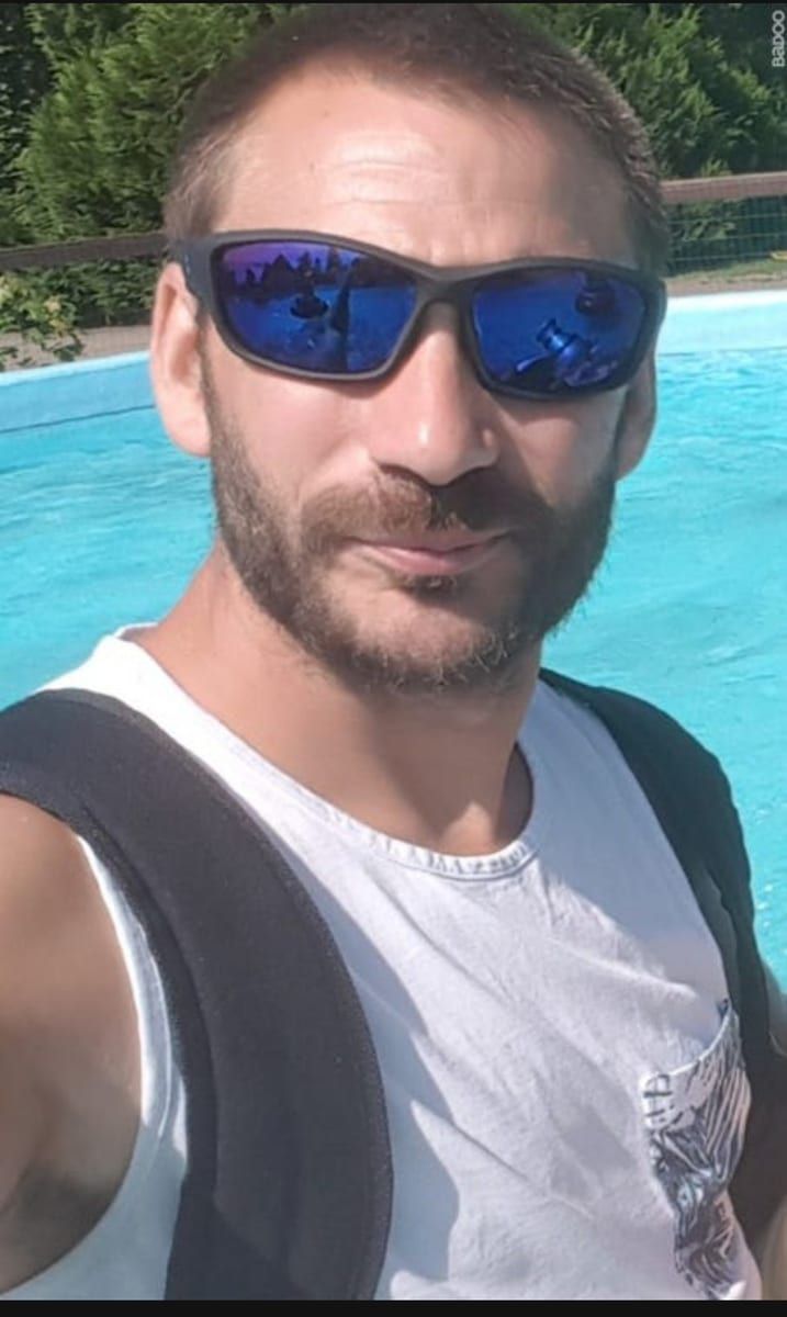 Pathe - Rencontre gay à Trachselwald Profil de Pathe, 26 ans, Rencontre gay à Trachselwald (Berne)