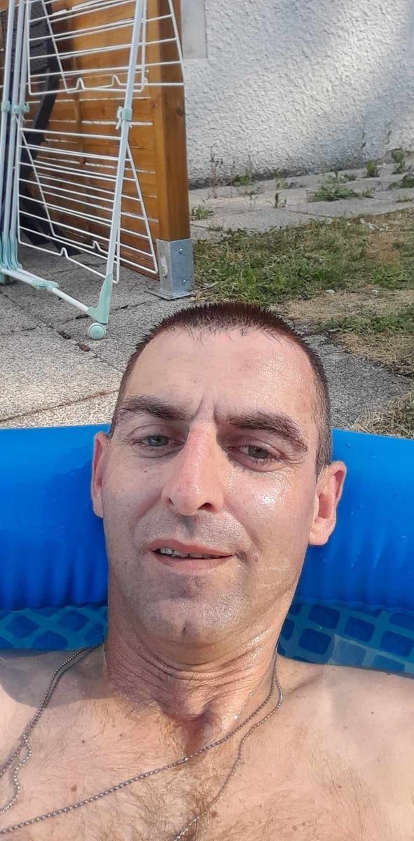 Larbi - Rencontre gay à Boll Profil de Larbi, 26 ans, Rencontre gay à Boll (Berne)